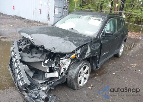 2021 Jeep Compass Latitude 4X4 z USA, uszkodzony, nr VIN 3C4NJDBB4MT506951